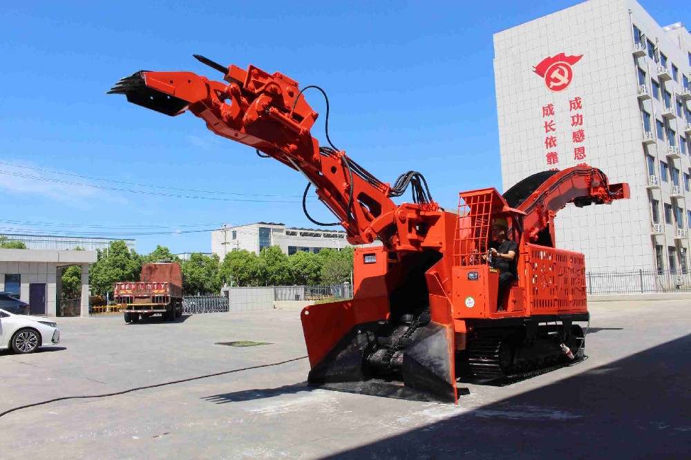 扒渣機在公路隧道施工中的應用與挑戰：應對策略全解析
