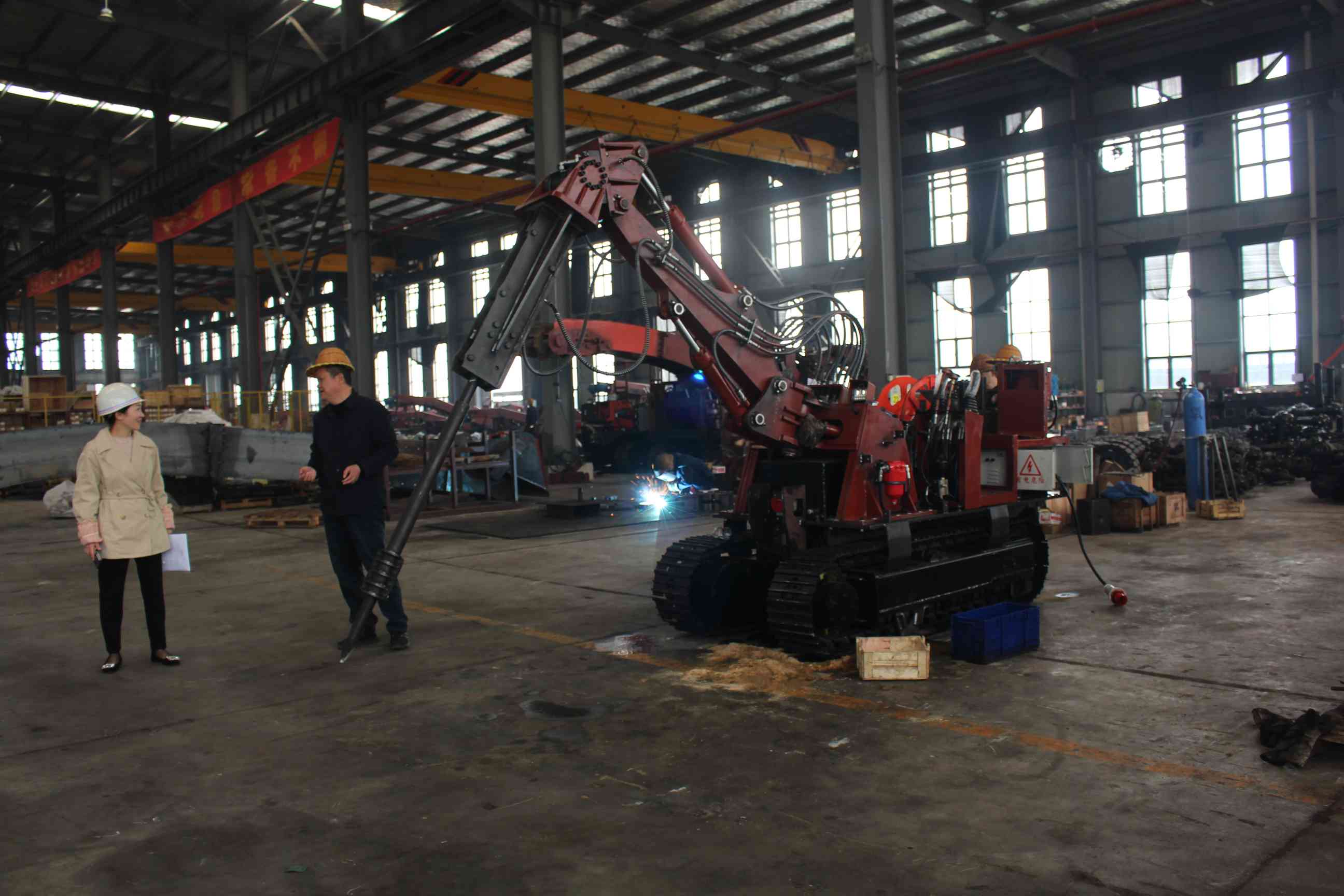 某金礦實(shí)測(cè)：撬毛臺(tái)車使支護(hù)效率提升40%
