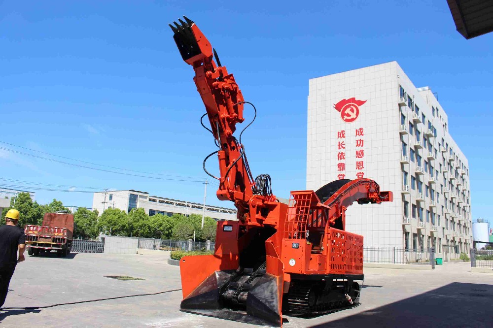 貴陽輪式扒渣機皮帶更換教程，3分鐘學會調整！
