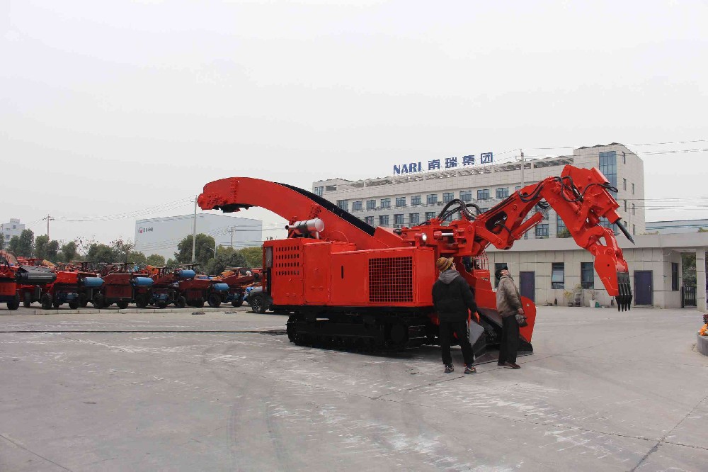 常德扒渣機(jī)老司機(jī)現(xiàn)場(chǎng)教學(xué)基礎(chǔ)操作到高級(jí)技巧全覆蓋
