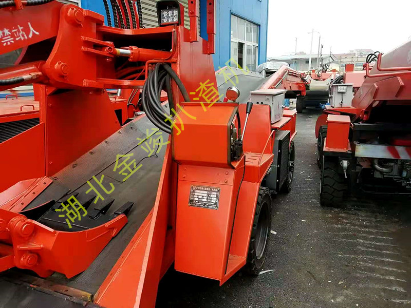 輪式皮帶扒渣機(jī)1120-02.jpg