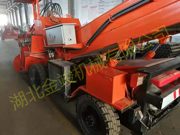 120型輪式皮帶扒渣機(jī)1.jpg